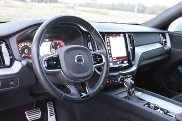 Volvo XC60 D4 R-Design — photo 4