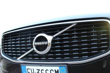 Volvo XC60 D4 R-Design — photo 12