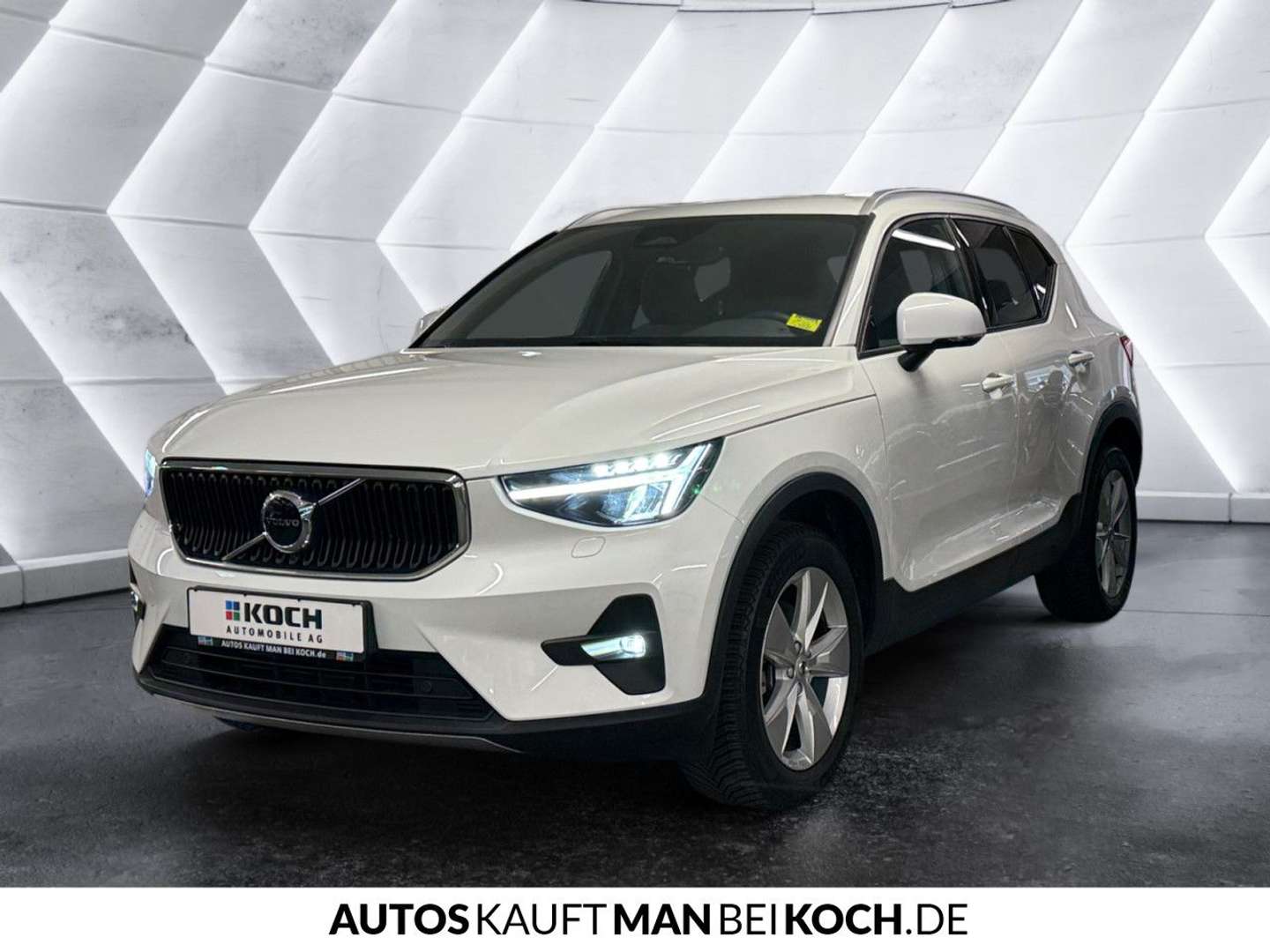 Volvo XC40 B3 Core - 2024 - Joinsteer - #1