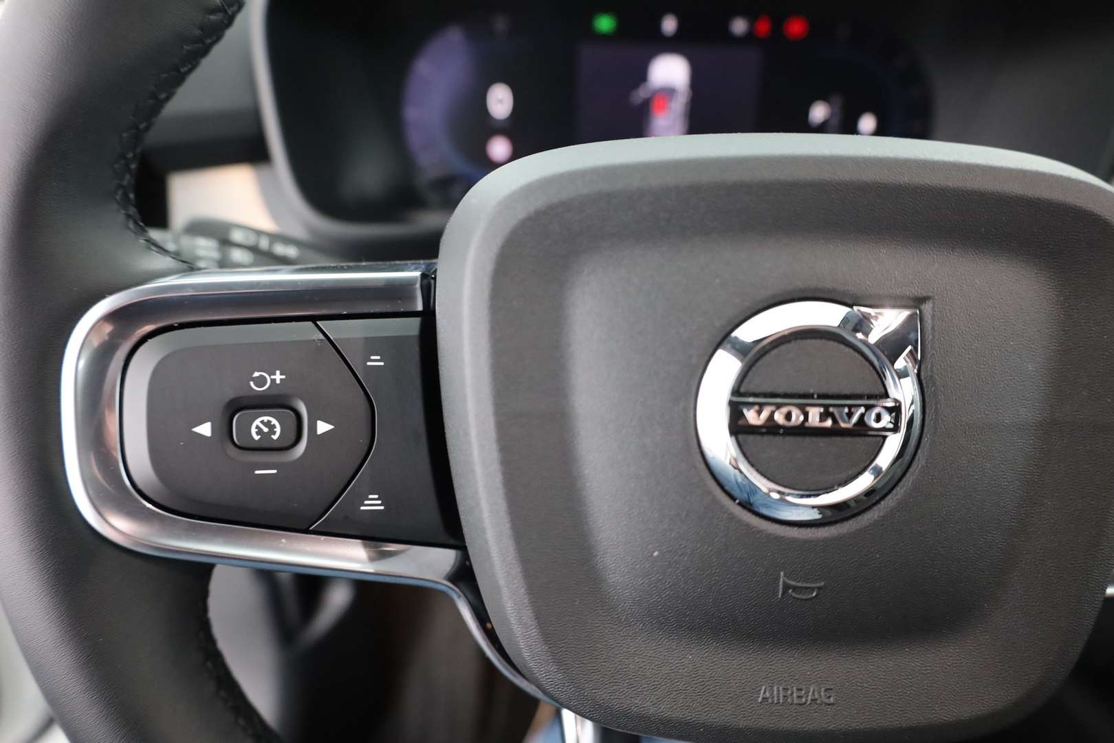 Volvo XC40 B3 Core - 2024 - Joinsteer - #14