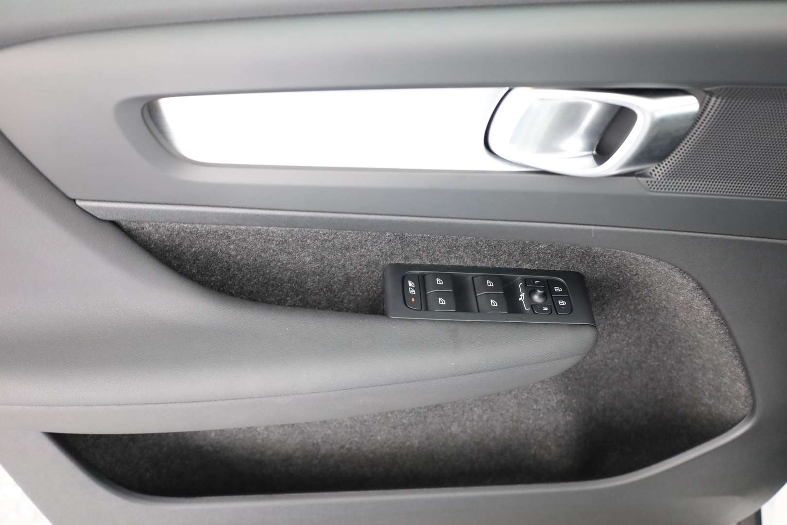 Volvo XC40 B3 Core - 2024 - Joinsteer - #20