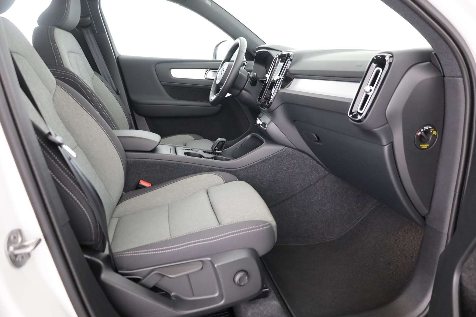 Volvo XC40 B3 Core - 2024 - Joinsteer - #22