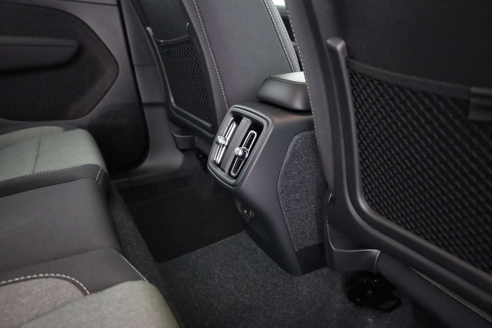 Volvo XC40 B3 Core - 2024 - Joinsteer - #27