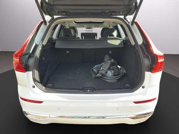 Volvo XC60 T6 Recharge Core — photo 16