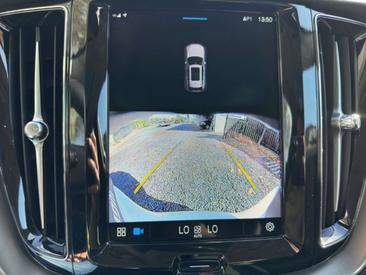 Volvo XC60 T6 Recharge Core — photo 21