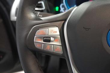 BMW X3 XDrive30e — photo 22