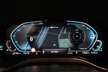 BMW X3 XDrive30e — photo 23