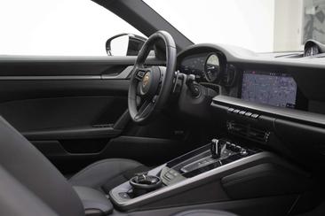 Porsche 992 I Carrera 4S — photo 22