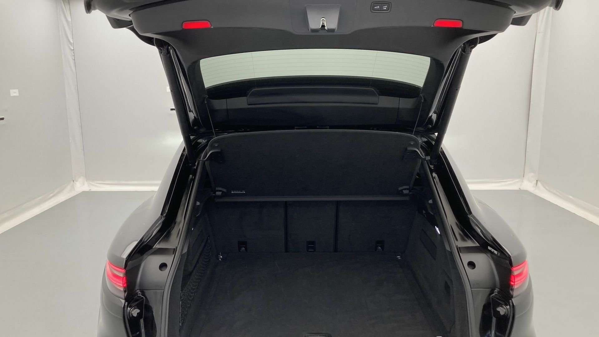 Porsche Cayenne II Platinum Edition E-Hybrid - 2022 - Joinsteer - #4