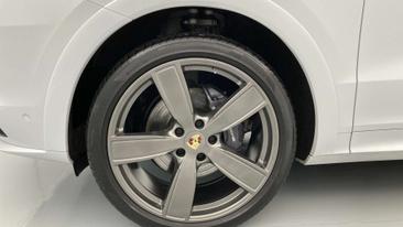 Porsche Cayenne III Platinum Edition E-Hybrid — photo 31