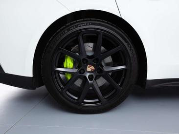 Porsche Panamera II 4 E-Hybrid — photo 10