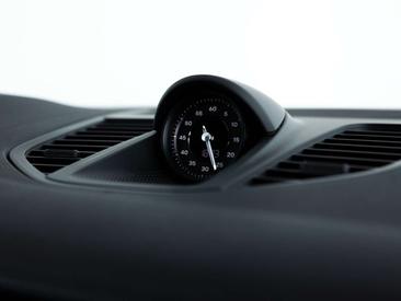 Porsche Panamera II 4 E-Hybrid — photo 12
