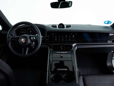 Porsche Panamera II 4 E-Hybrid — photo 15