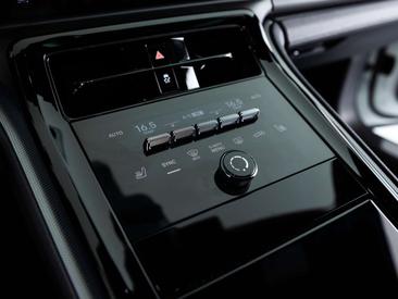 Porsche Panamera II 4 E-Hybrid — photo 17