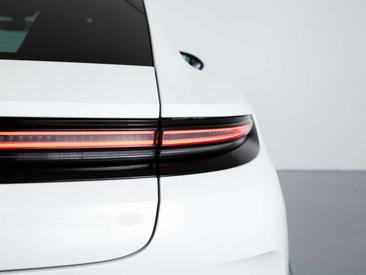 Porsche Panamera II 4 E-Hybrid — photo 25
