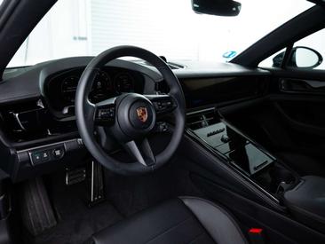 Porsche Panamera II 4 E-Hybrid — photo 27