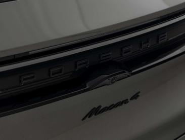Porsche Macan Electrique 4 Electric — photo 16