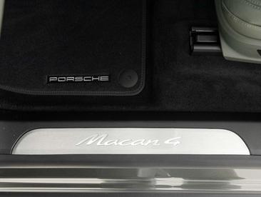 Porsche Macan Electrique 4 Electric — photo 24
