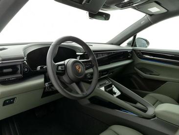 Porsche Macan Electrique 4 Electric — photo 25