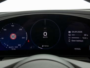 Porsche Macan Electrique 4 Electric — photo 32