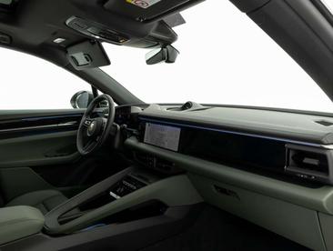 Porsche Macan Electrique 4 Electric — photo 39