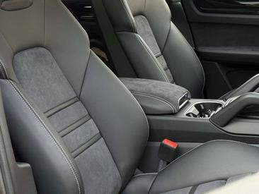 Porsche Cayenne III GTS Coupé — photo 12