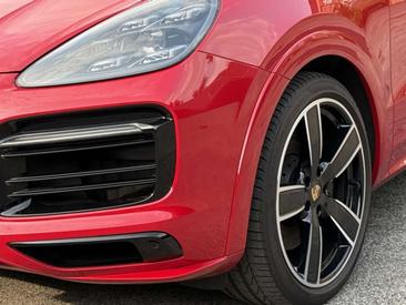 Porsche Cayenne III GTS Coupé — photo 17