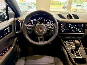Porsche Cayenne III Turbo S E-Hybrid — photo 15