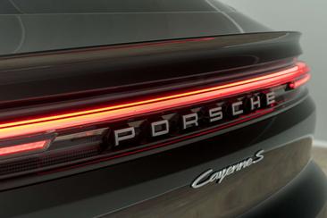 Porsche Cayenne III S E-Hybrid Coupé — photo 9