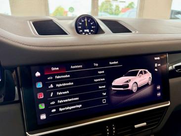 Porsche Cayenne III Turbo S E-Hybrid — photo 17