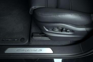Porsche Cayenne III S E-Hybrid Coupé — photo 22