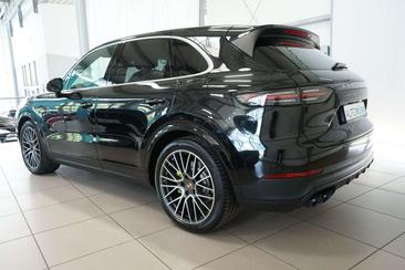 Porsche Cayenne III E-Hybrid Coupé — photo 3