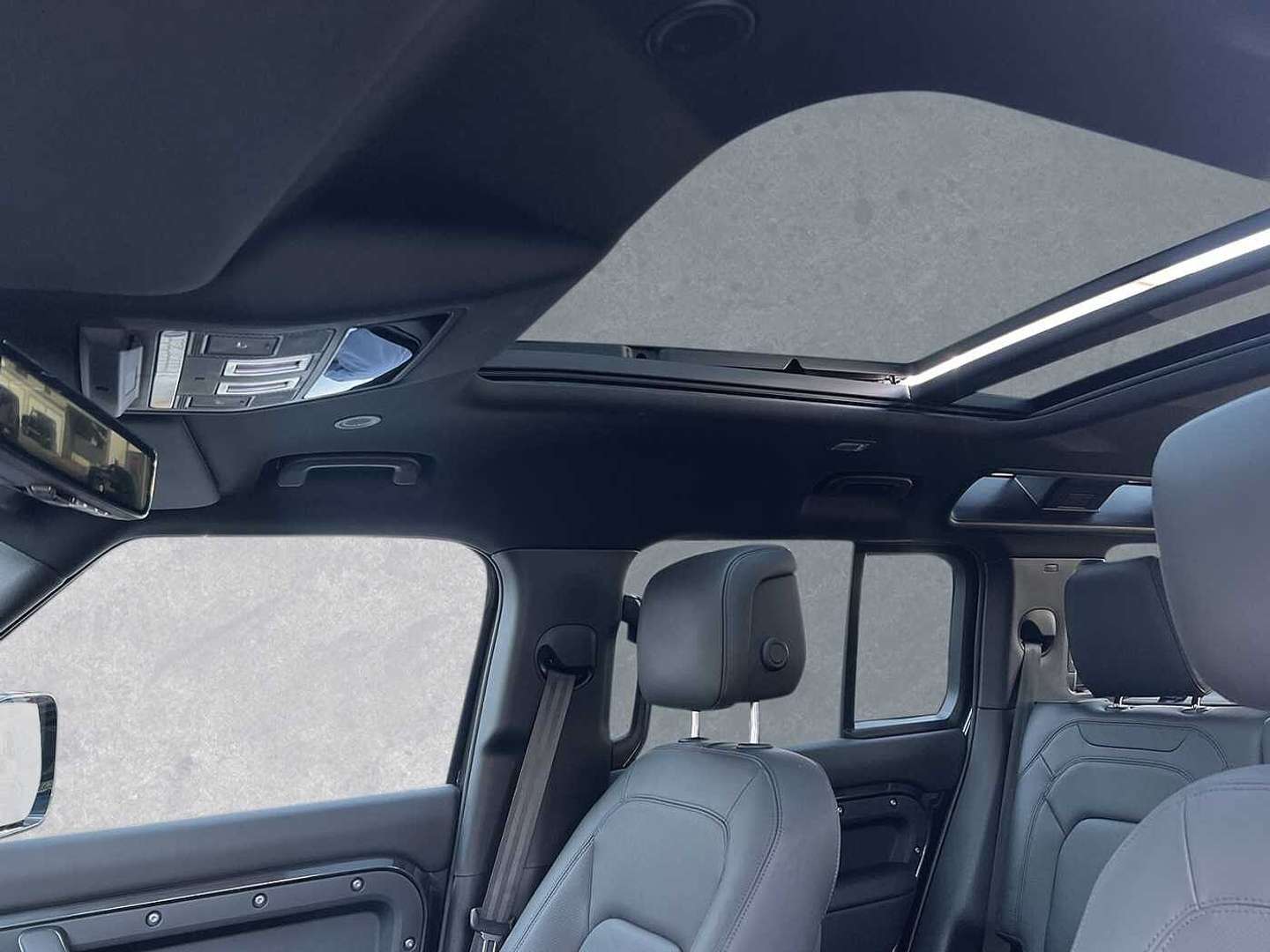 Land Rover Defender 110 D300 X-Dynamic HSE - 2025 - Joinsteer - #11