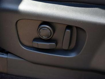 Land Rover Discovery SD4 SE — photo 19