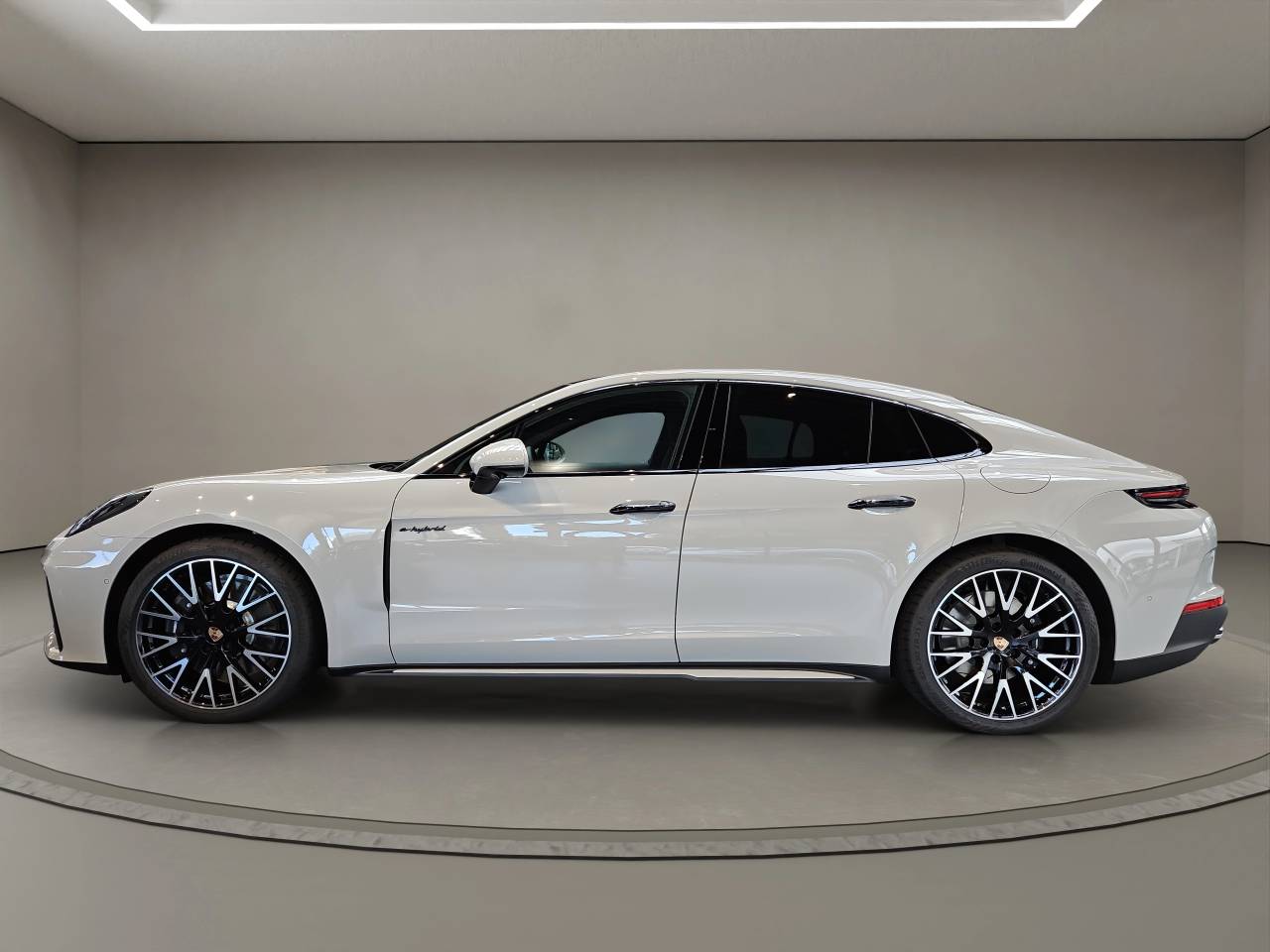 Porsche Panamera III 4 E-Hybrid - 2025 - Joinsteer - #2