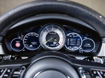 Porsche Panamera II Turbo S E-Hybrid — photo 34