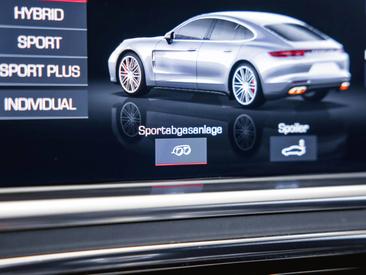 Porsche Panamera II Turbo S E-Hybrid — photo 37