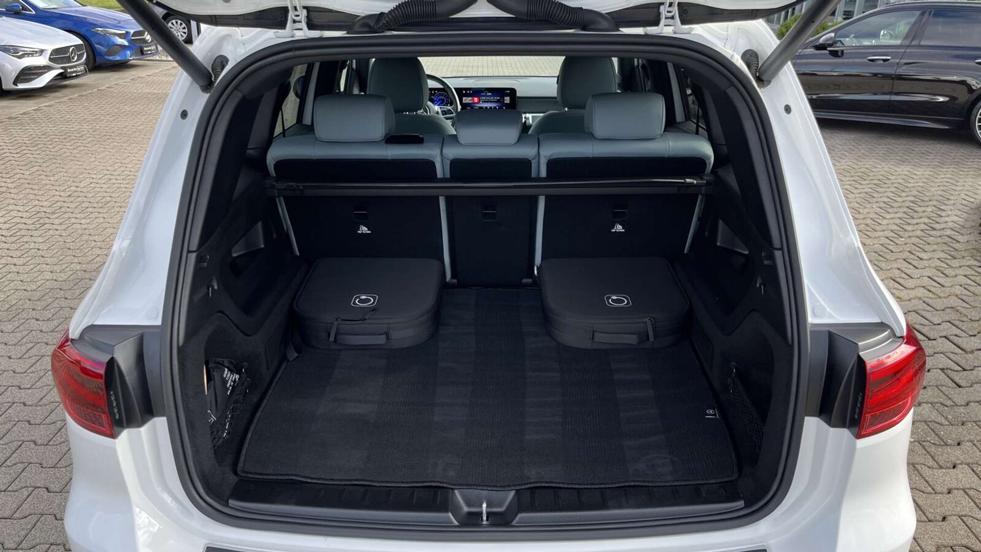 Mercedes EQB 300 PROGRESSIVE - 2024 - Joinsteer - #25