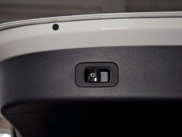 Mercedes GLC 200 AMG Line — photo 12