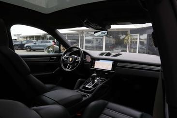 Porsche Cayenne III E-Hybrid Coupé — photo 3