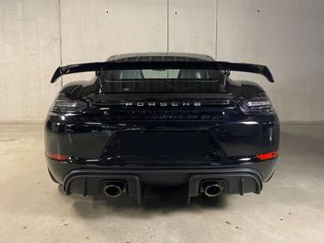 Porsche 718 Cayman GT4 — photo 4