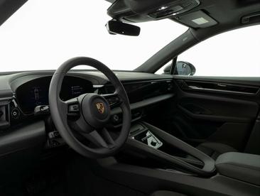 Porsche Macan Electrique Electric — photo 31