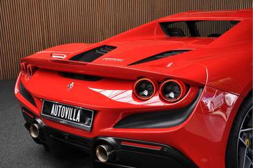 Ferrari F8 Spider — photo 27