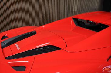 Ferrari F8 Spider — photo 32