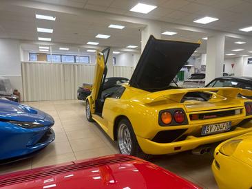 Lamborghini Diablo — photo 4