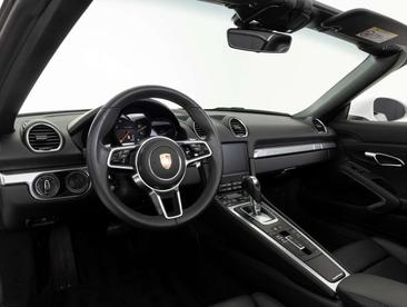 Porsche 718 Boxster — photo 23