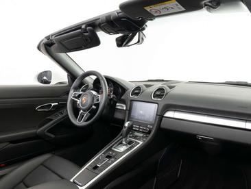 Porsche 718 Boxster — photo 36