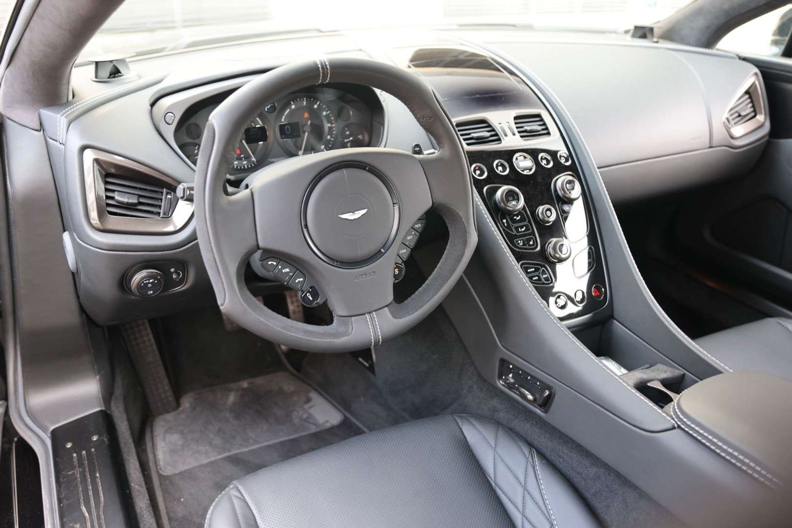 Aston Martin Vanquish S - 2018 - Joinsteer - #14