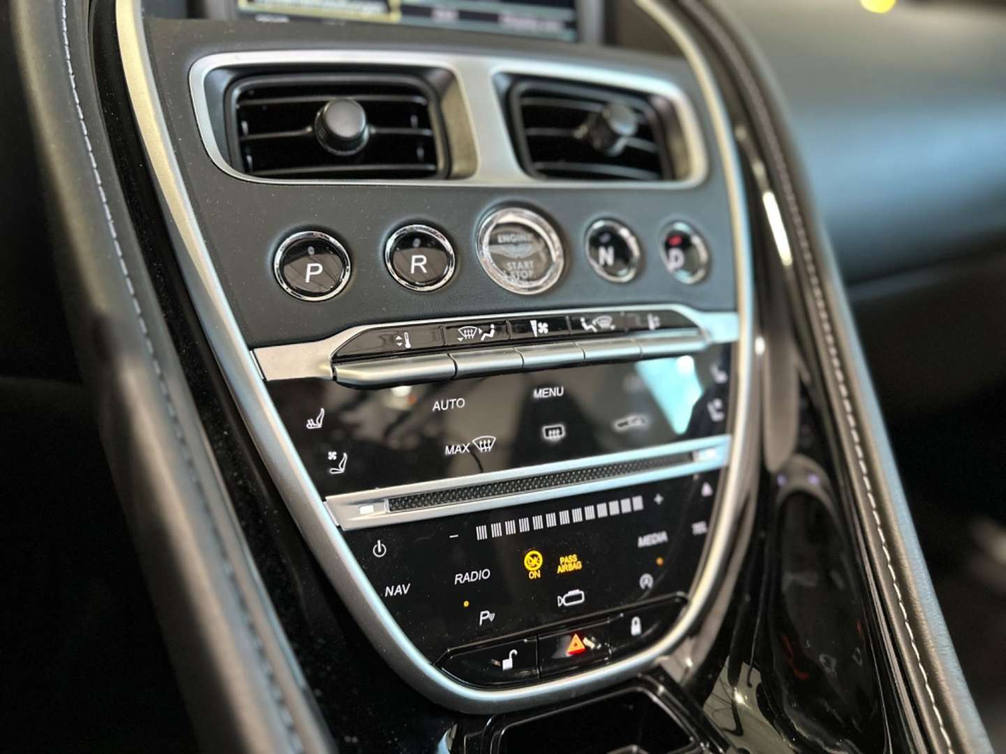 Aston Martin DB11 Volante 4.0 V8 Tech Pack - 2020 - Joinsteer - #15