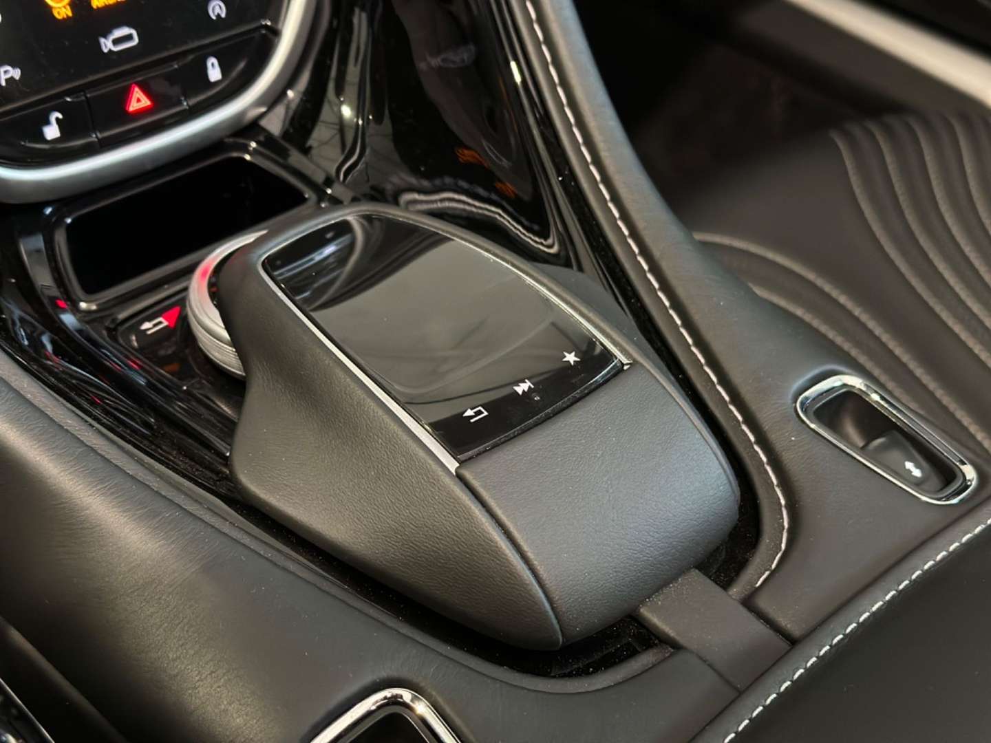 Aston Martin DB11 Volante 4.0 V8 Tech Pack - 2020 - Joinsteer - #18